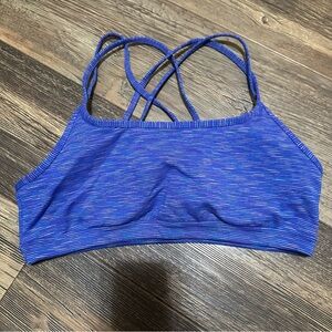 Athleta blue stripe padded sports bra women's large l strappy criss cross back